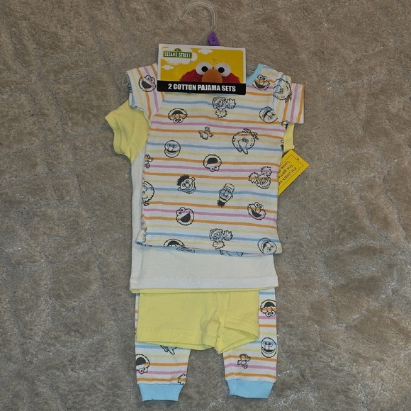(J27) Sesame Street Kids Pajama Set - Yellow and Blue 12mths - Picture 1 of 4